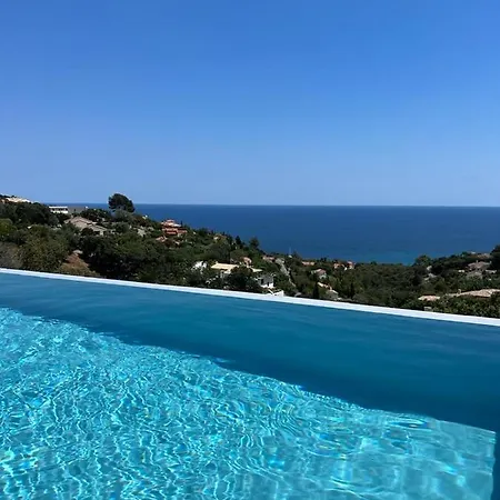 فيلة Aux Issambres Seaview لي إيسامبر
