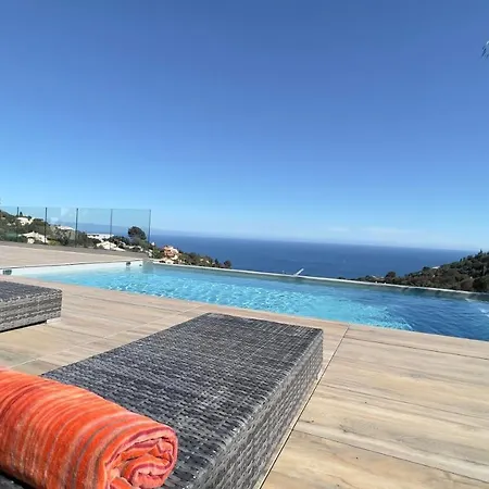 Aux Issambres Seaview فيلة *