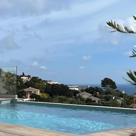 فيلة Aux Issambres Seaview *