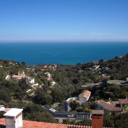 Aux Issambres Seaview فيلة